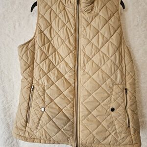 Diamond-Quilted Sleeveless Vest in Tan